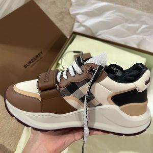 Burberry sneaker new season for women